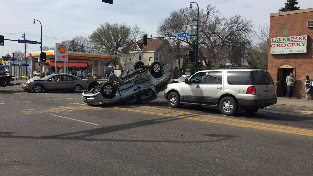 1 ejected after 3car crash in Minneapolis